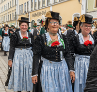 fileadmin/roha/images_galerie/orte_landschaft/Teisendorf/Gaufest-GauverbandI-Freitag14.-Sonntag23.Juli2023/BR-GAUFEST-TEIS-2023-3-1156-17-D-roha-Tracht-Gaufest-Teisendorf.png