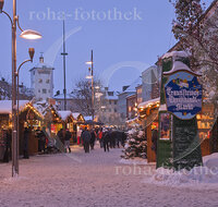 fileadmin/roha/images_galerie/brauchtum/Weihnachten/Christkindlmarkt-Traunstein/TRAUN-CHRIST-MARKT-0005-D-roha-Traunstein-Christkindlmarkt-Stadtplatz-Weihnachten-Schnee.jpg