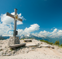 fileadmin/roha/images_galerie/orte_landschaft/Berchtesgaden/Kehlstein/BGD-KE-0009-1-D-roha-Berchtesgaden-Kehlstein-Gipfelkreuz-Edelweiss-Bank.png