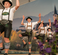 fileadmin/roha/Gautrachtenfest/Bilderglalerie/Gaufest-2023/Gauheimatabend/BR-GAUFEST-TEIS-2023-2-2155-01-D-roha-Tracht-Gaufest-Teisendorf.png