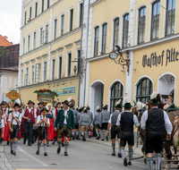 fileadmin/roha/Gautrachtenfest/Bilderglalerie/Gaufest-2023/Festsonntag/BR-GAUFEST-TEIS-2023-3-1153-03-D-roha-Tracht-Gaufest-Teisendorf.png