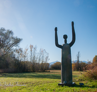 fileadmin/roha/images_galerie/dies_das/Kunst/LANDA-CHIEM-STAT-0001-D-roha-Landart-Chiemsee-Statue.png