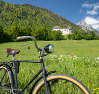 fileadmin/roha/images_galerie/Freizeit-Sport/Mountainbike-Radfahren/PID-STAUF-RA-0001-D-roha-Piding-Staufeneck-Schloss-Hochstaufen-Fahrrad.png