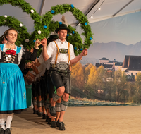 fileadmin/roha/Gautrachtenfest/Bilderglalerie/Gaufest-2023/Gauheimatabend/BR-GAUFEST-TEIS-2023-2-2114-3-D-roha-Tracht-Gaufest-Teisendorf.png