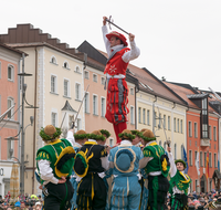 fileadmin/roha/images_galerie/brauchtum/Ostern/Schwertertanz/BR-OST-SCHWERT-2015-0951-05-D-roha-Brauchtum-Ostern-Schwertertanz-Traunstein.png