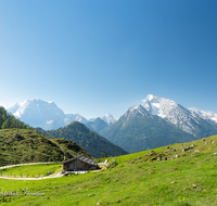 fileadmin/roha/images_galerie/orte_landschaft/Berchtesgaden/Ramsau/BGD-RA-MORDAU-0002-D-roha-Berchtesgaden-Ramsau-Mordau-Alm-Hochkalter-Blaueis.png