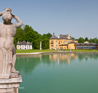 fileadmin/roha/images_galerie/orte_landschaft/Salzburg/Hellbrunn-Steintheater/SA-HELLBR-0006-1-D-roha-Salzburg-Schloss-Hellbrunn-Park-Brunnen-Marmor-Statue.png