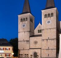 fileadmin/roha/random/galerie/BGD-MARKT-SCHLOS-NA-0003-D-roha-Berchtesgaden-Markt-Schlossplatz-Nacht.png