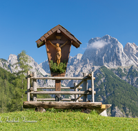 fileadmin/roha/images_galerie/orte_landschaft/Berchtesgaden/Nationalpark_Klausbachtal_Wimbachtal_-Klamm/BGD-NAT-BIND-0013-04-D-roha-Berchtesgaden-Nationalpark-Bindalm-Gipfel-Kreuz-Muehlsturzhoerner.png