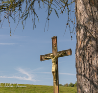 fileadmin/roha/images_galerie/kirche_religion/Petting/KKKM-PETT-STOETT-0001-D-roha-Wegkreuz-Petting-Stoetten.png