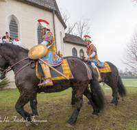 fileadmin/roha/images_galerie/brauchtum/Leonhardiritt/Traunstein-Georgiritt/BR-PFRI-TRAUNST-2015-1119-07-D-roha-Brauchtum-Pferdeumritt-Georgiritt-Traunstein-Ettendorfer-Kircherl.png