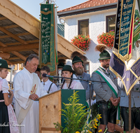 fileadmin/roha/images_galerie/orte_landschaft/Anger/Anger-Trachten-Musik-Fest/BR-FEST-ANG-MUS-TRACH-2018-08-19-1015-D-roha-Brauchtum-Fest-Anger-Trachtenverein-Musikkapelle-Festaltar.png