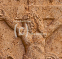 fileadmin/roha/images_galerie/kirche_religion/Salzburg/SA-NONNB-DET-0009-D-roha-Salzburg-Nonnberg-Kloster-Marmor-Relief-Kreuz.jpg