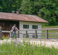 fileadmin/roha/images_galerie/Freizeit-Sport/E-Bike/SPO-E-BIKE-ANG-KOHLH-2017-1553-01-D-roha-Sport-E-Bike-Anger-Kohlhaeusl-Bruecke.png