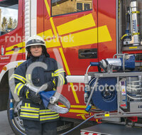 fileadmin/roha/images_galerie/Feuerwehr-Florianijuenger/FFW-TEI-FRAU-0001-D-roha-Feuerwehr-Teisendorf-Frau-Werkzeug_Kopie.jpg