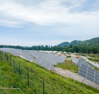 fileadmin/roha/images_galerie/arbeit_technik/TECHN-SOL-PARK-0005-D-roha-Technik-Solar-Park-Modul-Neukirchen-Photovoltaik.png