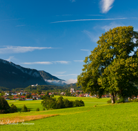 fileadmin/roha/images_galerie/orte_landschaft/Aschau/ASCHAU-0006-D-roha-Aschau-Schloss-Hohenaschau-Prien-Tal.png