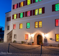 fileadmin/roha/images_galerie/orte_landschaft/Laufen/LAUF-STADT-WEIH-0060-D-roha-Laufen-Weihnachten-Rathaus-Nacht.png