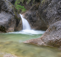 fileadmin/roha/images_galerie/orte_landschaft/Berchtesgaden/Marktschellenberg-Ettenberg/BGD-ALMB-KLAMM-0012-0-3-D-roha-Berchtesgaden-Almbachklamm-Untersberg-Wasser-Marktschellenberg.png