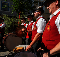 fileadmin/roha/images_galerie/orte_landschaft/Teisendorf/Teisendorf-Marktstrasse-Konzert/TEI-MA-STA-KON-2024-1-4122-D-roha--Teisendorf-Marktstrasse-Standkonzert.png