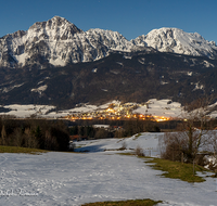 fileadmin/roha/images_galerie/orte_landschaft/Anger/Aufham/AUF-NACHT-VOLLM-0002-D-roha-Aufham-Nacht-Vollmond-Winter-Hochstaufen-Zwiesel.png