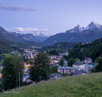 fileadmin/roha/images_galerie/orte_landschaft/Berchtesgaden/Markt-Berchtesgaden/BGD-PANO-NA-0001-2127-D-roha-Berchtesgaden-Panorama-Watzmann-Nacht.png