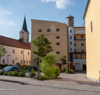 fileadmin/roha/images_galerie/orte_landschaft/Teisendorf/Teisendorf-Markt/TEI-MA-WIEN-0002-12-D-roha-Teisendorf-Markt-Wieninger-Fassade.png