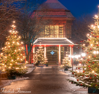 fileadmin/user_upload/BAD-REI-KURGAR-WI-0020-D-roha-Bad-Reichenhall-Kurgarten-Christbaum-Weihnachten-Gradierhaus.png