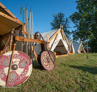 fileadmin/roha/images_galerie/brauchtum/Ritter-Mittelalter/Mittelalterfest-Laufen/BR-MITTELALT-LAUF-2023-1810-1-D-roha-roha-Brauchtum-Mittelalterfest-Laufen.png