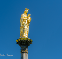 fileadmin/roha/images_galerie/orte_landschaft/Anger/Anger/AN-DORFPL-MAR-0002-D-roha-Anger-Dorfplatz-Mariensaeule-Gold.png