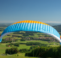 fileadmin/roha/images_galerie/Freizeit-Sport/Gleitschirm-Drachen/AN-PAN-FUER-GL-1019-01-D-roha-Anger-Panorama-Fuermann-Alm-Gleitschirm-Flieger.png