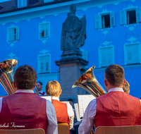 fileadmin/roha/images_galerie/musik/Blasmusik/MU-BLA-LAUF-KON-2019-2110-01-D-roha-Laufen-Musikkapelle-Standkonzert-Rupertusplatz.png