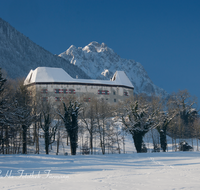 fileadmin/roha/images_galerie/orte_landschaft/Piding/PID-STAUFENECK-0051-D-roha-Piding-Staufeneck-Schloss-Hochstaufen-Winter-Schnee.png