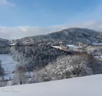 fileadmin/roha/images_galerie/orte_landschaft/Anger/Anger/Anger-Landschaft/LANDS-ANG-WIN-0002-roha-Landschaft-Anger-Winter-Teisenberg.png