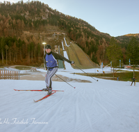 fileadmin/roha/images_galerie/Freizeit-Sport/Biathlon/RUH-BIATH-0011-D-roha-Ruhpolding-Chiemgau-Arena-Biathlon-Schneeband-Loipe-Langlaeufer-Sprungschanze.png