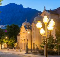 fileadmin/roha/images_galerie/orte_landschaft/Bad_Reichenhall/BAD-REI-KURH-NA-0001-D-roha-Bad-Reichenhall-Altes-Kurhaus-Nacht-Hochstaufen.png