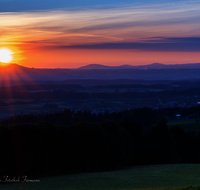 fileadmin/roha/images_galerie/stimmung-Sonne/Sonnenaufgang/SO-AU-TEI-GIERST-2020-05-0548-02-D-roha-Sonnenaufgang-Teisendorf-Gierstling.png