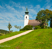 fileadmin/roha/images_galerie/orte_landschaft/Piding/PID-JOHAN-0002-D-roha-Piding-St-Johannes-Johannishoegl-Kirche.png