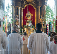 fileadmin/roha/images_galerie/brauchtum/Fronleichnam/Fronleichnam-Teisendorf/BR-FRON-TEI-KIR-0051-2019-1054-02-D-roha-Brauchtum-Teisendorf-Kirche-Fronleichnam.png