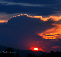 fileadmin/roha/images_galerie/stimmung-Sonne/Sonnenuntergang/SON-UN-0008-D-roha-Sonnenuntergang-Wolken-Stimmung-Sonne.png