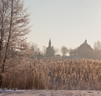 fileadmin/roha/images_galerie/orte_landschaft/Teisendorf/STIM-TEI-KARL-WI-0008-D-roha-Stimmung-Winter-Sonne-Teisendorf-Karlsbach-Schnee-St-Anna-Kapelle.png