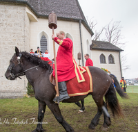 fileadmin/roha/images_galerie/brauchtum/Leonhardiritt/Traunstein-Georgiritt/BR-PFRI-TRAUNST-2015-1119-12-D-roha-Brauchtum-Pferdeumritt-Georgiritt-Traunstein-Ettendorfer-Kircherl.png