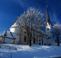 fileadmin/roha/images_galerie/orte_landschaft/Inzell/INZ-FRAU-KIR-0011-D-1-roha-Inzell-Frauenkirche-Winter.png