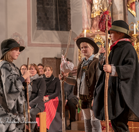 fileadmin/roha/images_galerie/orte_landschaft/Piding/Piding-Feste-Theater-usw/PID-ADV-SING-2018-1907-01-D-roha-Piding-Adventsingen-Weihnachten-Kirche.png