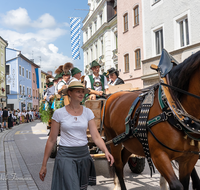 fileadmin/roha/Gautrachtenfest/Bilderglalerie/Gaufest-2023/Festsonntag/BR-GAUFEST-TEIS-2023-3-1135-08-D-roha-Tracht-Gaufest-Teisendorf.png