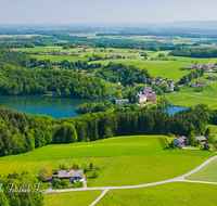 fileadmin/roha/images_galerie/orte_landschaft/Anger/Hoeglwoerth/AN-HOE-FLUG-0008-D-roha-Anger-Hoeglwoerth-See-Flugaufnahme-Fruehling.png