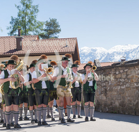 fileadmin/roha/images_galerie/brauchtum/Maibaum/Piding-Johannishoegl/BR-MAIB-PID-2017-1300-02-D-roha-Brauchtum-Maibaum-Piding-Musikkapelle.jpg