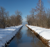 fileadmin/roha/images_galerie/orte_landschaft/Chiemsee/CHIE-HIRSCH-0001-D-roha-Chiemsee-Hirschauer-Bucht-Winter.png