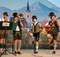 fileadmin/roha/Gautrachtenfest/Bilderglalerie/Gaufest-2023/Gauheimatabend/BR-GAUFEST-TEIS-2023-2-2050-1-D-roha-Tracht-Gaufest-Teisendorf.png