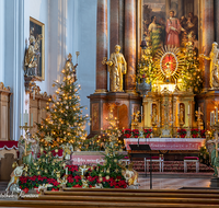 fileadmin/roha/images_galerie/brauchtum/Weihnachten/KKKM-TITT-STIFT-WEIH-0001-D-roha-Kirche-Tittmoning-St-Laurentius-Weihnachten.png